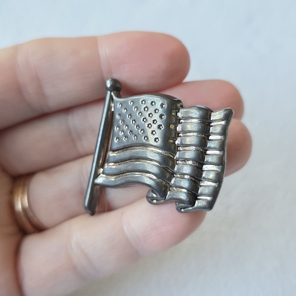 American Flag Brooch Vintage Pendant BEST Brand Silver Tone